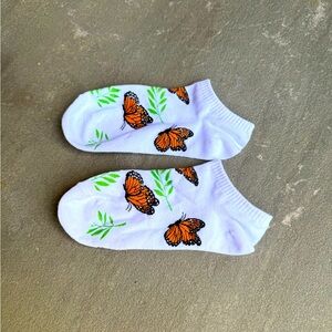 New🌟Urban Outfitters-Butterfly Print Ankle Socks